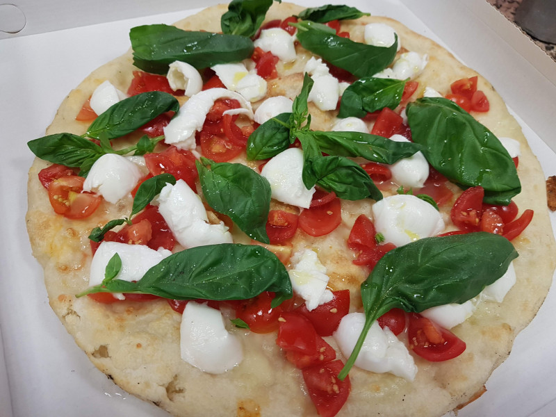 Pizza Caprese